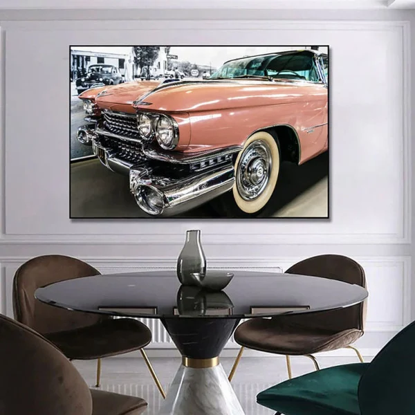 Tablou Auto Premium Glamour Retro – Artă Canvas Modernă cu Cadillac de Epocă Roz și Grilă Cromată pentru Living, Birou sau Hol