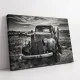 Tablou Auto Premium Frânturi de Istorie – Pânză Canvas Monocromă cu Camionetă Americană de Epocă