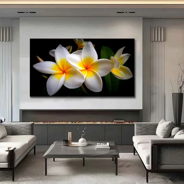 Tablou cu Flori pentru Dormitor - Plumeria Alb cu Galben, Eleganță Exotică