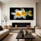 Tablou cu Flori pentru Dormitor - Plumeria Alb cu Galben, Eleganță Exotică