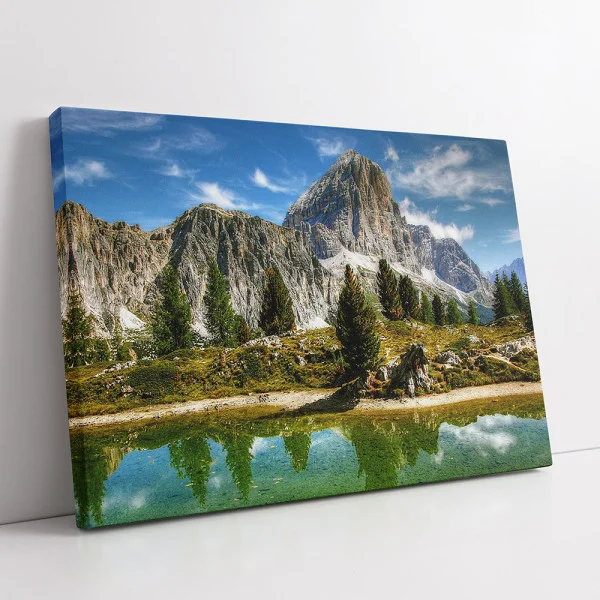 Tablou canvas peisaj - Ziduri de piatră, peisaj montan cu lac alpin ideal pentru livinguri moderne sau birouri inspiraționale